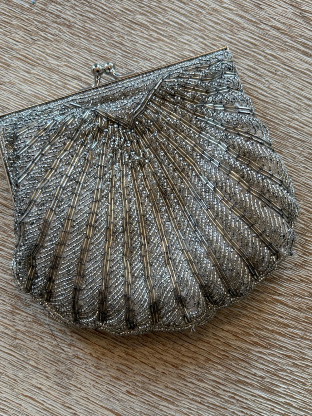Antique Retro Silver Beaded Shell Evening / Bridal Bag. - Picture 2 of 7